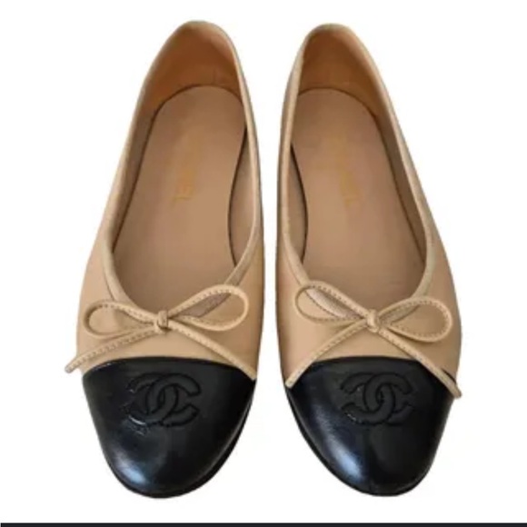 Chanel Black and Tan Ballet Flats - size 39 - Picture 1 of 8